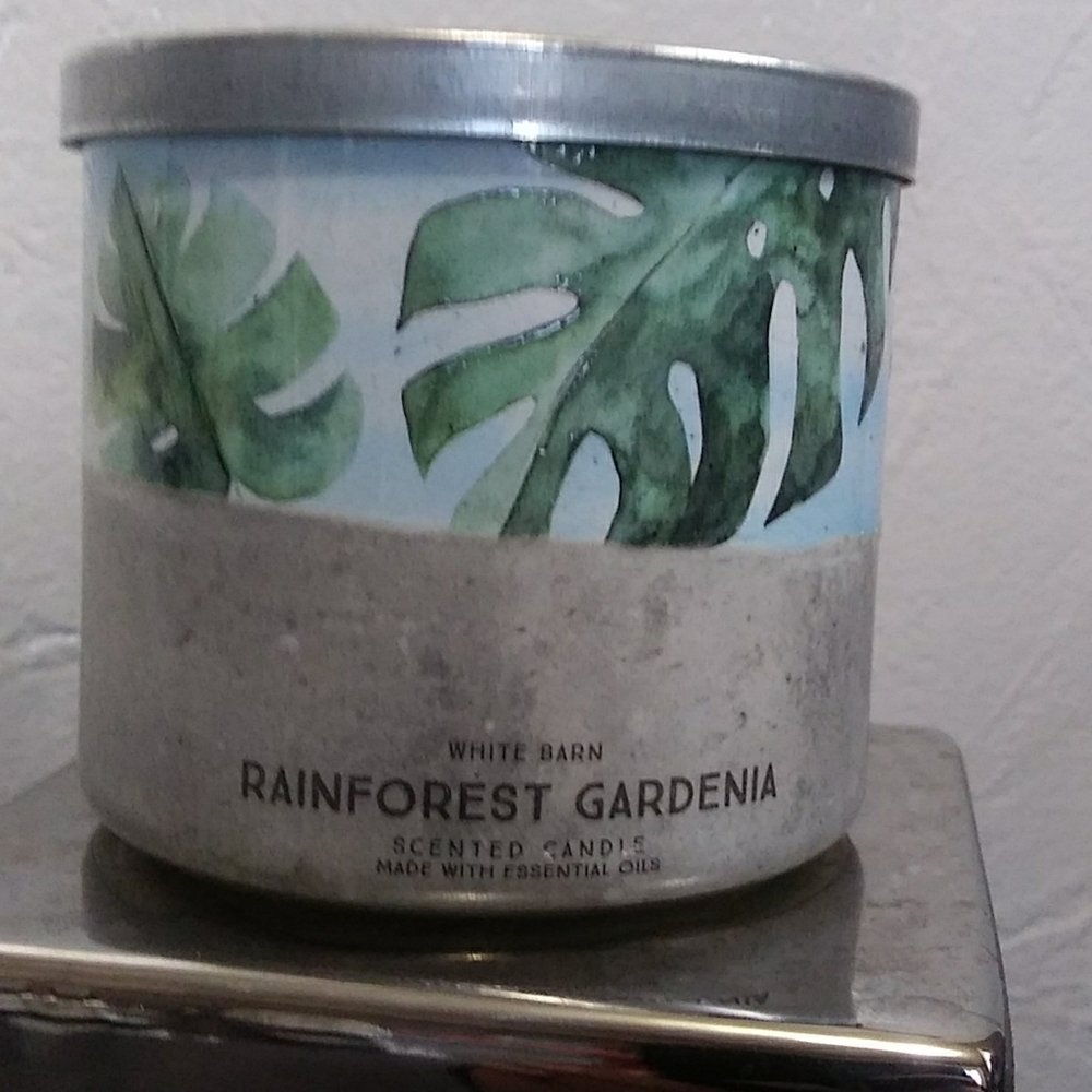 White Barn 3 Wick Candle